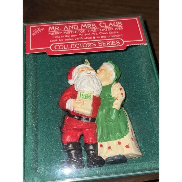 Hallmark 1986 Mr and Mrs Claus -Merry Mistletoe Time - Picture 1 of 5